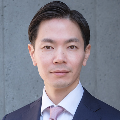 井上 純 氏